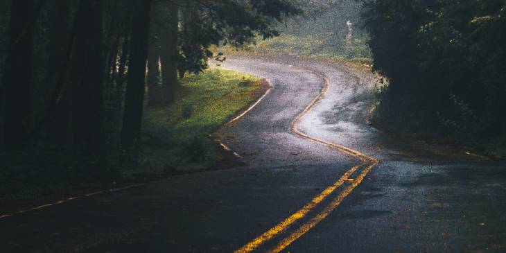5 significados para o teu soño sobre unha estrada escura