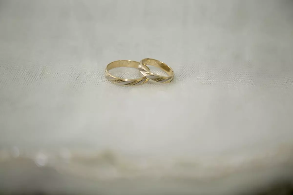 Kokia yra svajonės apie grubų auksinį vestuvinį žiedą reikšmė: numerologija, interpretacija ir dar daugiau