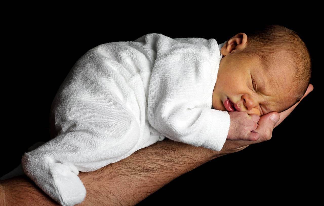 Ý nghĩa giấc mơ: mơ thấy em bé trong vòng tay của bạn có ý nghĩa gì?